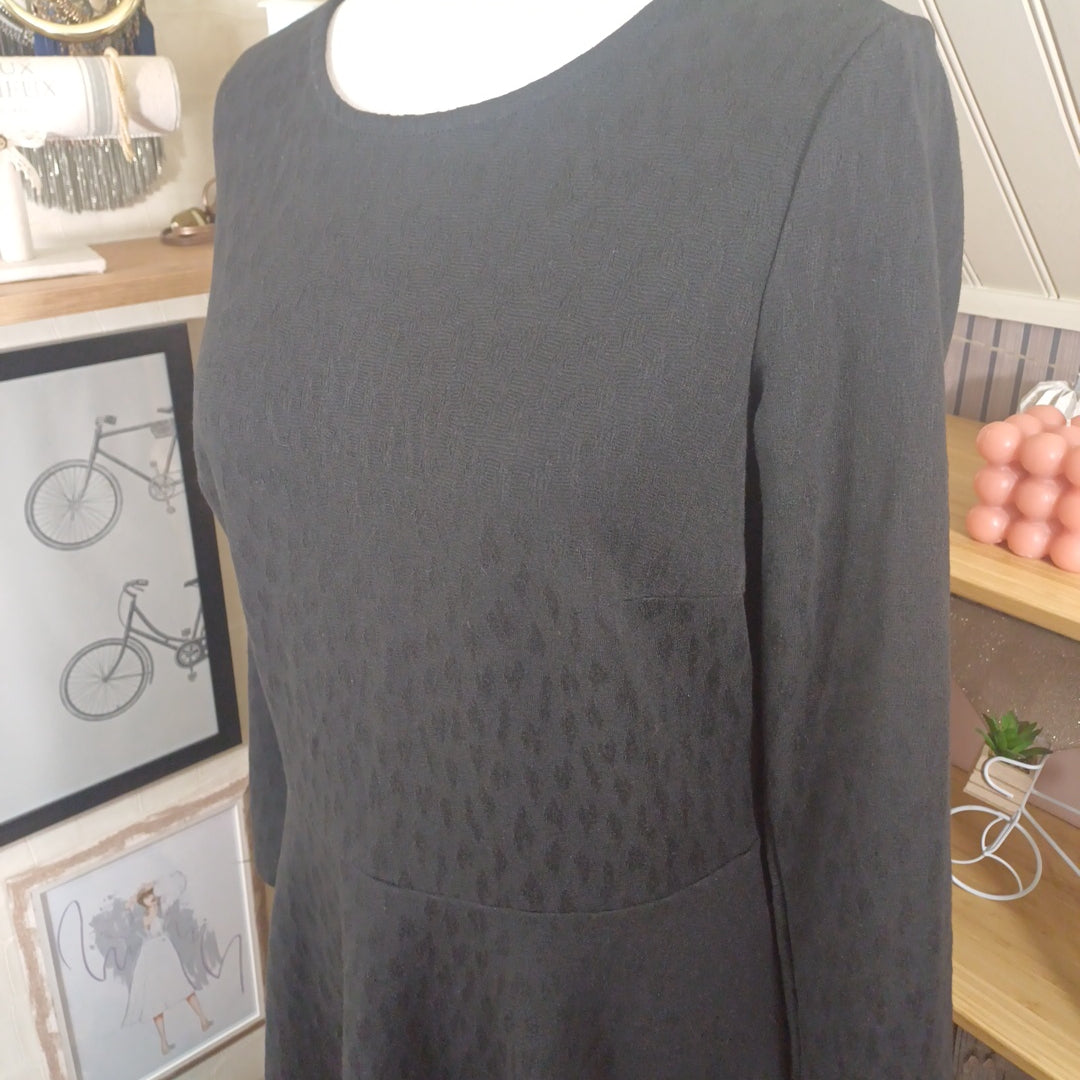 Robe noire, Esprit, taille L
