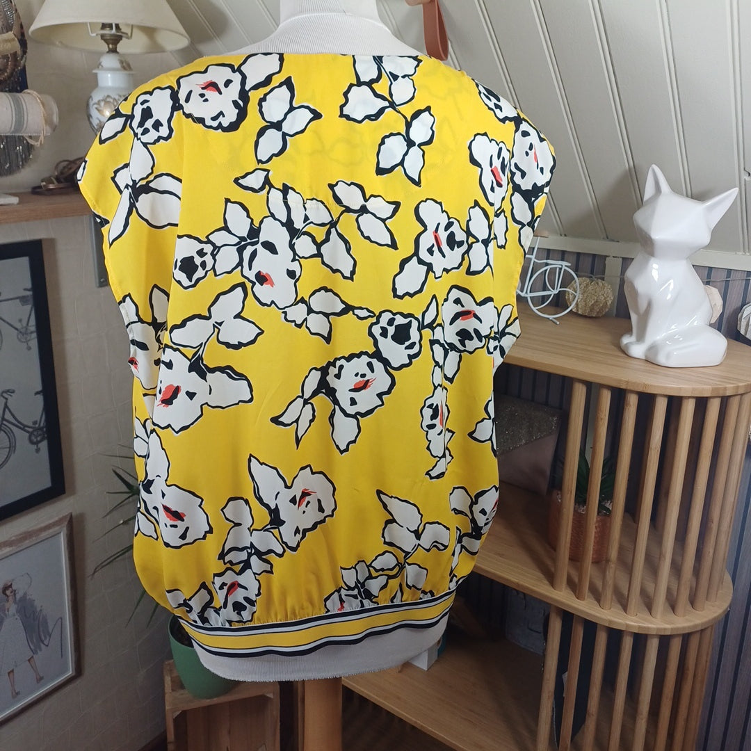 Haut jaune, taille 48