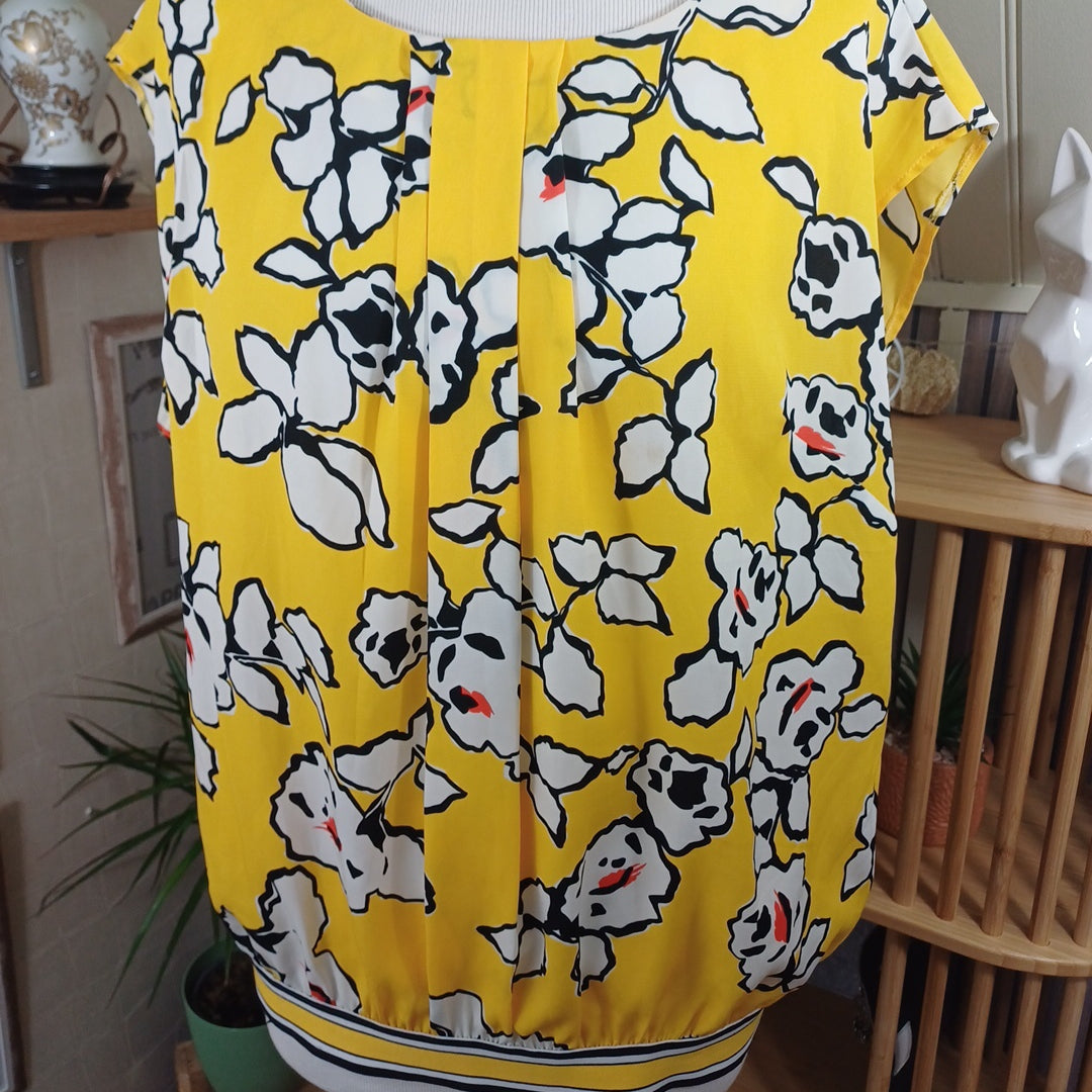 Haut jaune, taille 48
