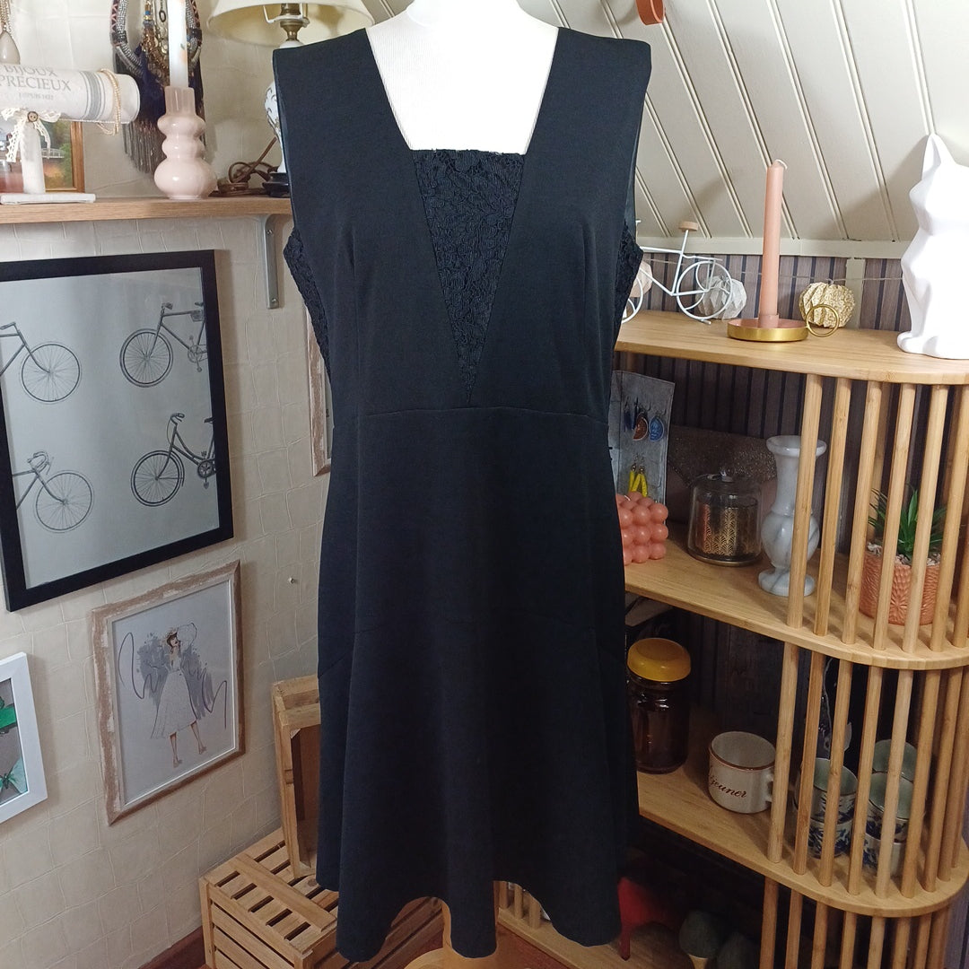 Robe noire, Femmes je vous M, taille 44