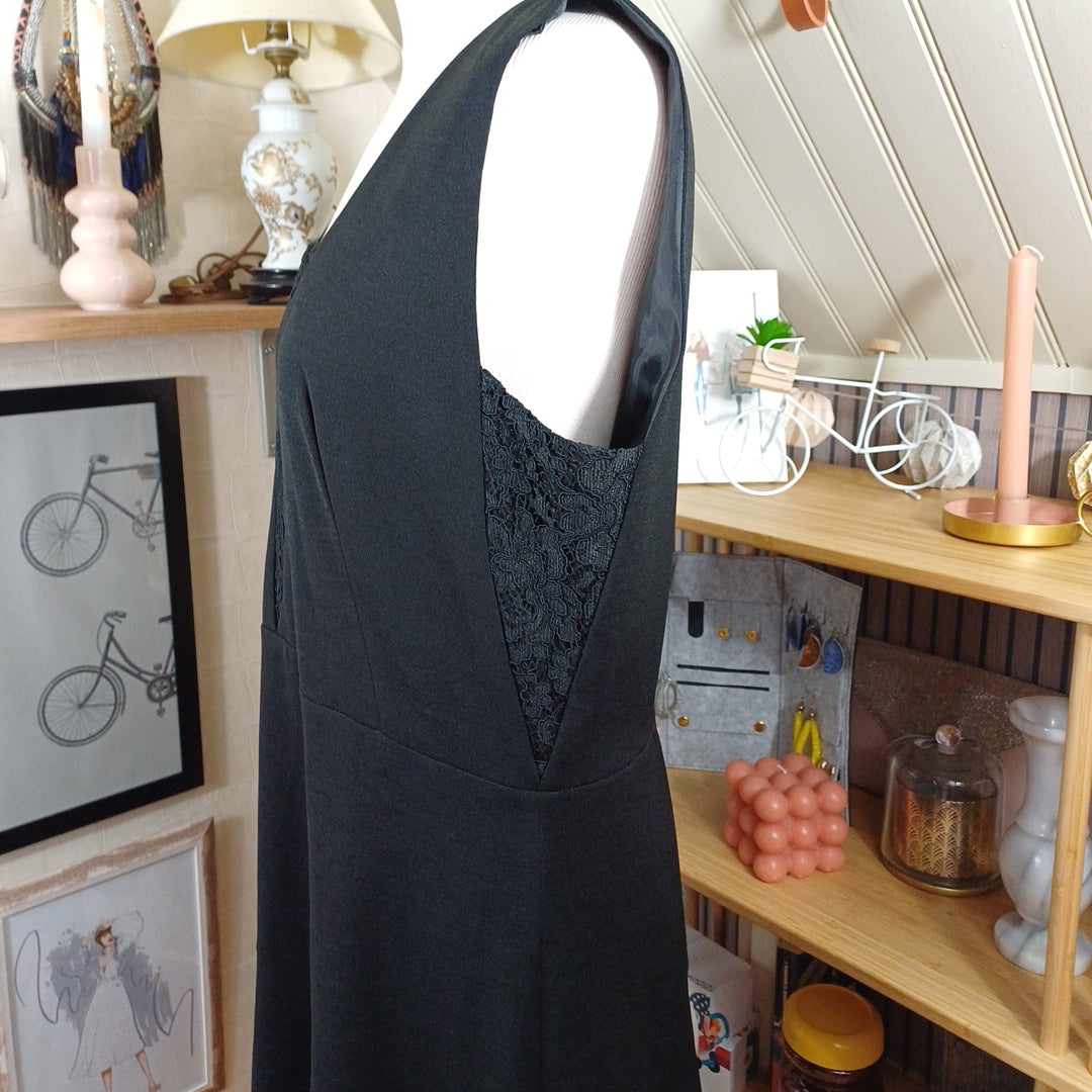 Robe noire, Femmes je vous M, taille 44