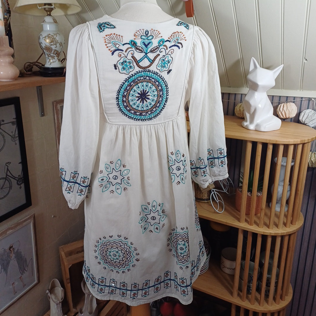 Robe blanche brodée, Antik Batik,taille 36