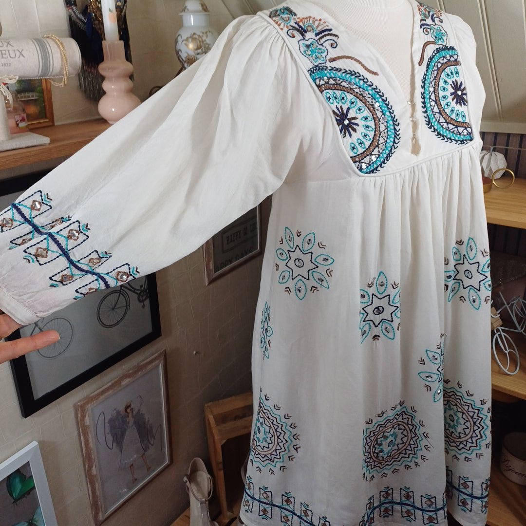 Robe blanche brodée, Antik Batik,taille 36