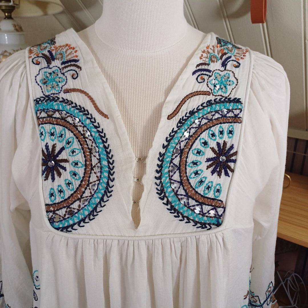 Robe blanche brodée, Antik Batik,taille 36