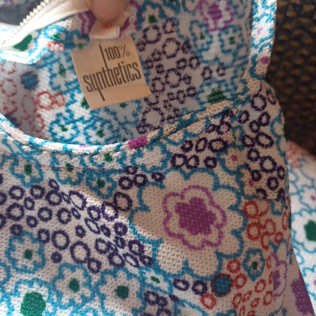 Robe colorée, synthetics, taille 46