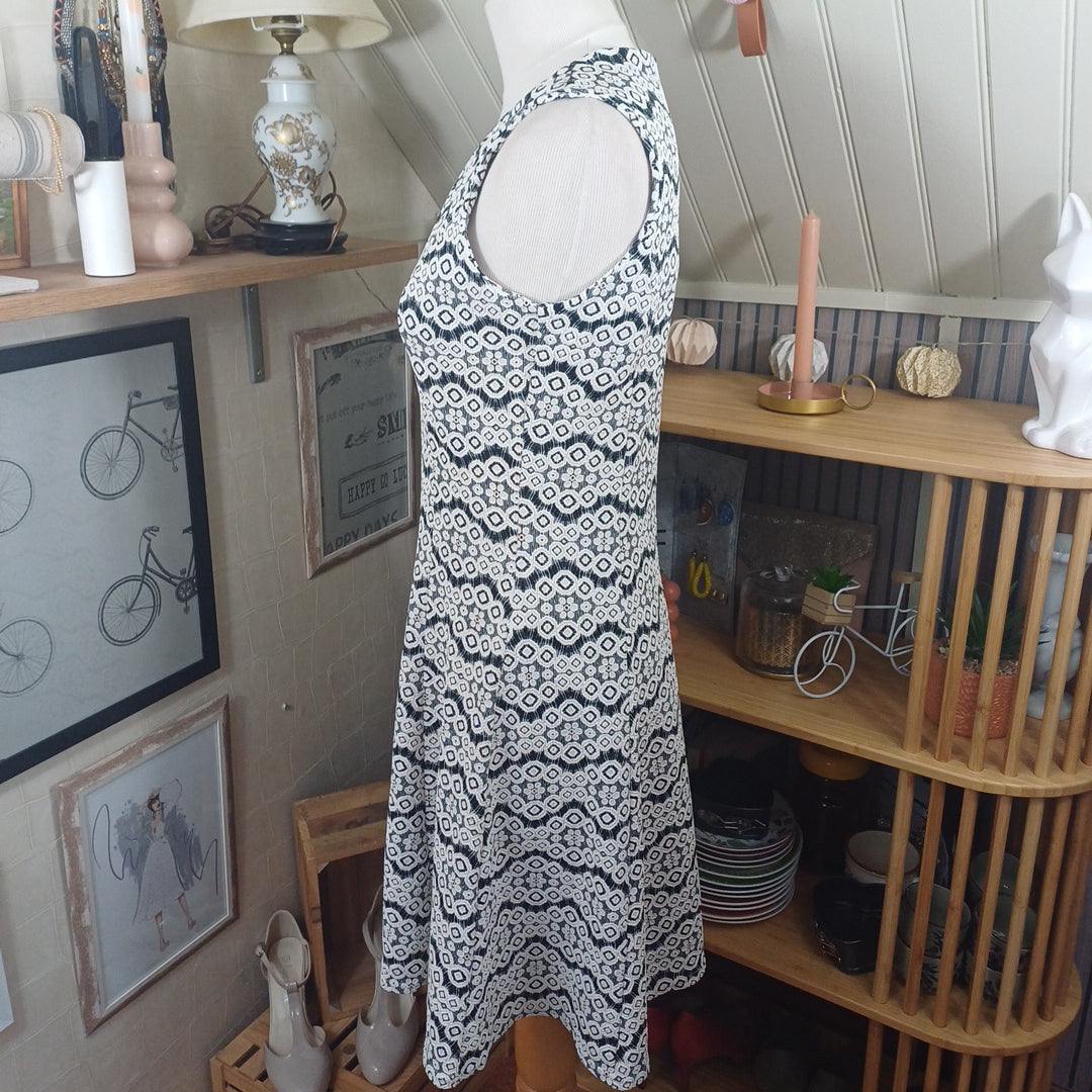 Robe noire et blanche, Formul, taille 38