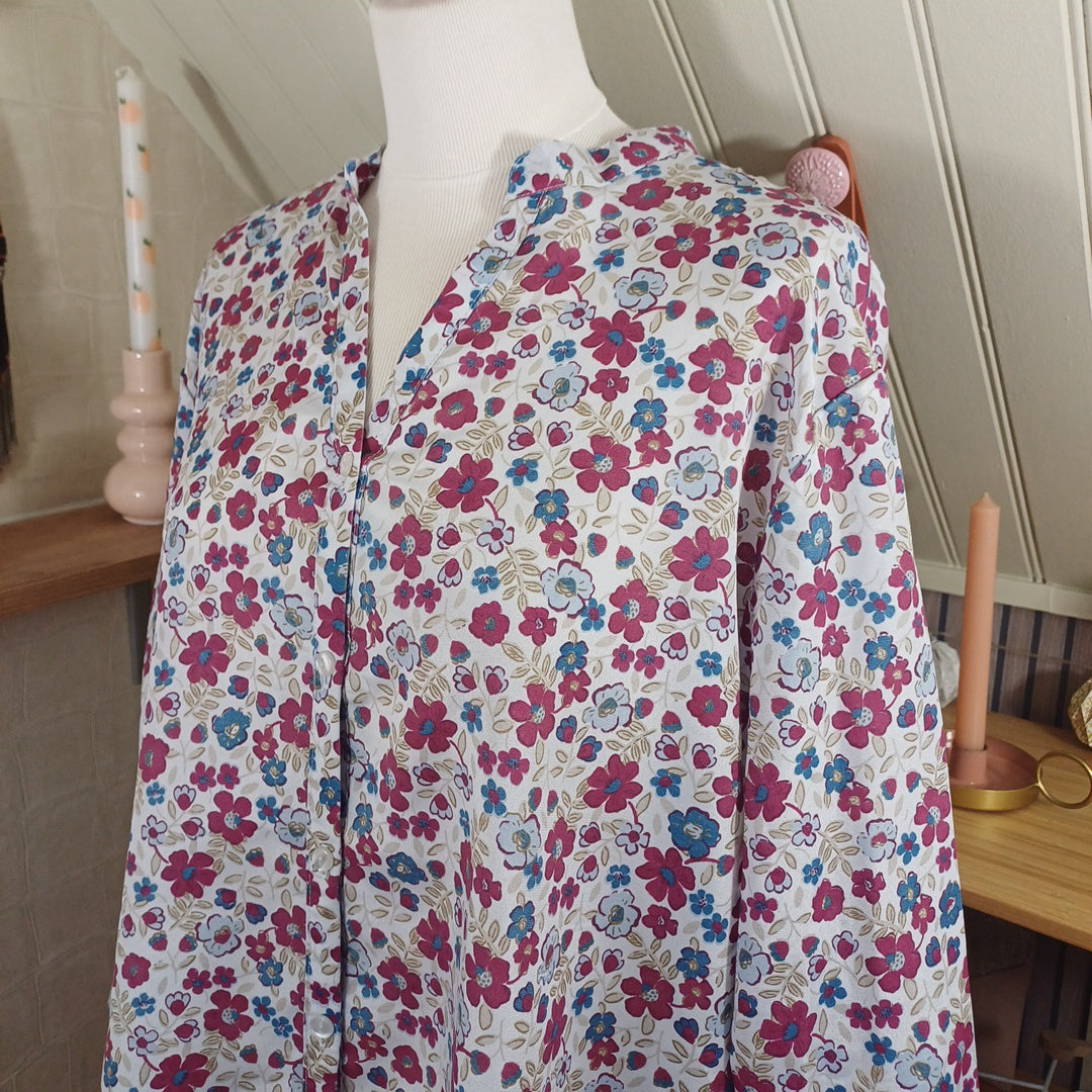 Chemise fleurie, Anne de Lançay, taille 50/52