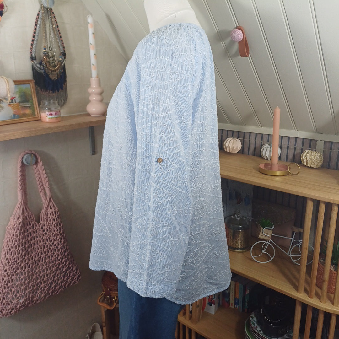 Blouse bleue, taille 46