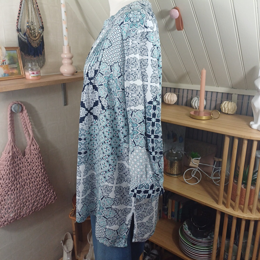 Blouse blanche à motifs, Damart, taille 48
