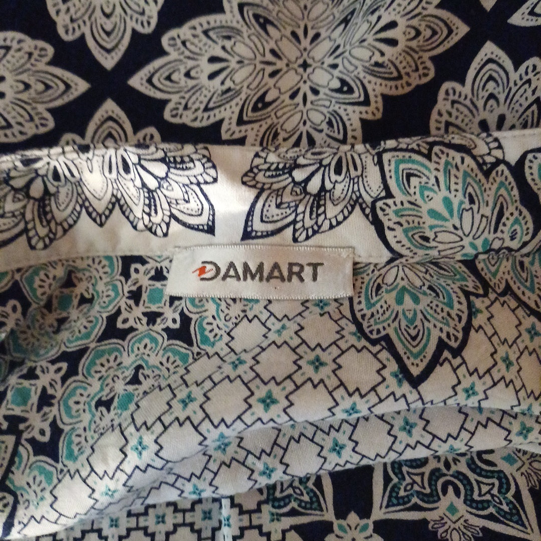 Blouse blanche à motifs, Damart, taille 48
