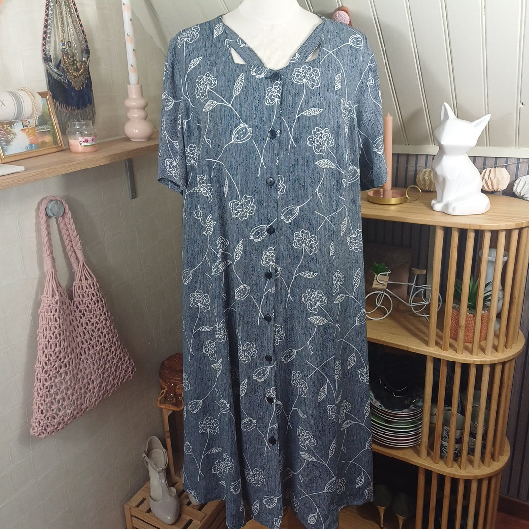 Robe grise à motifs blancs, taille 54