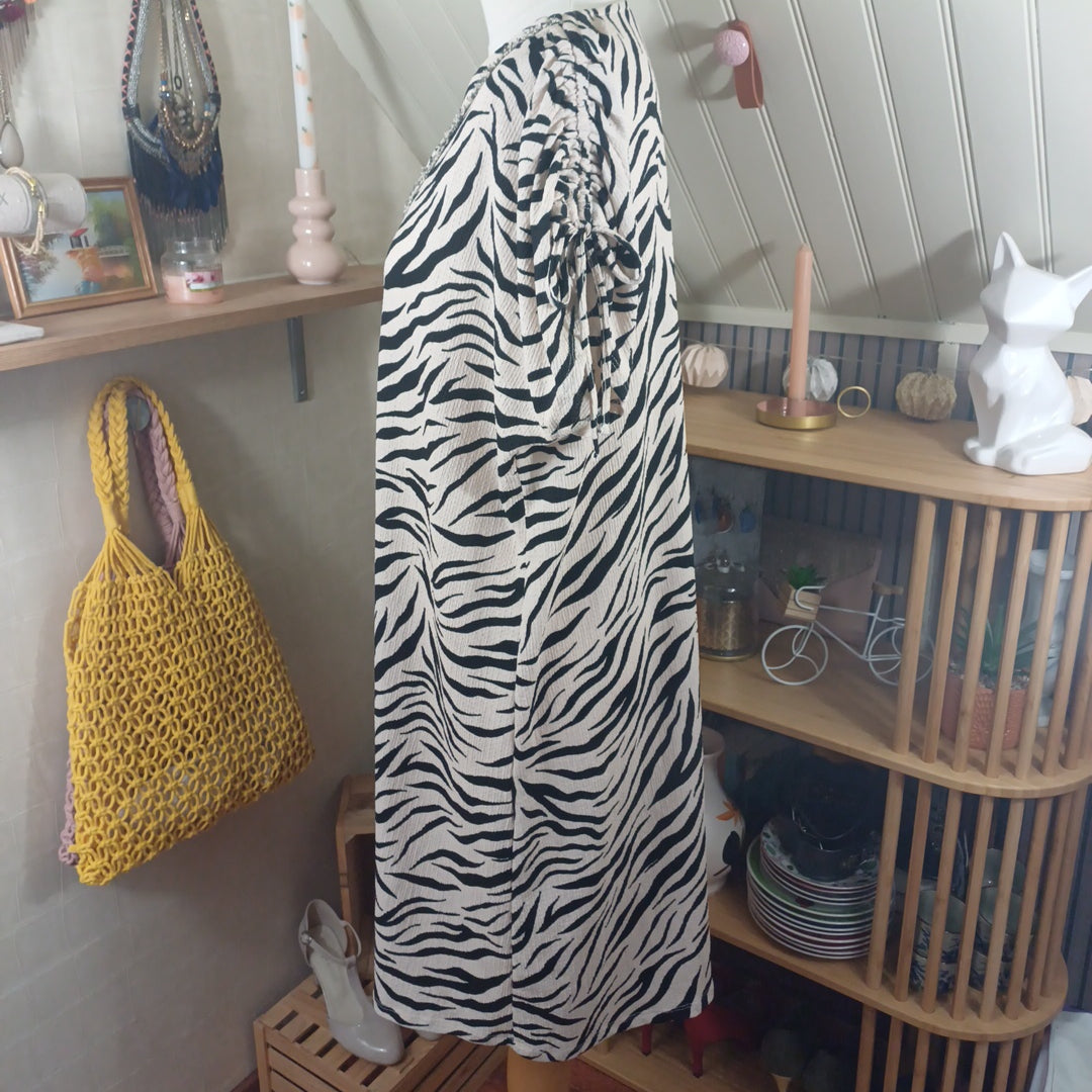 Robe zébrée, taille 48