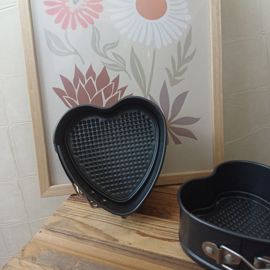 Deux moules à gâteaux