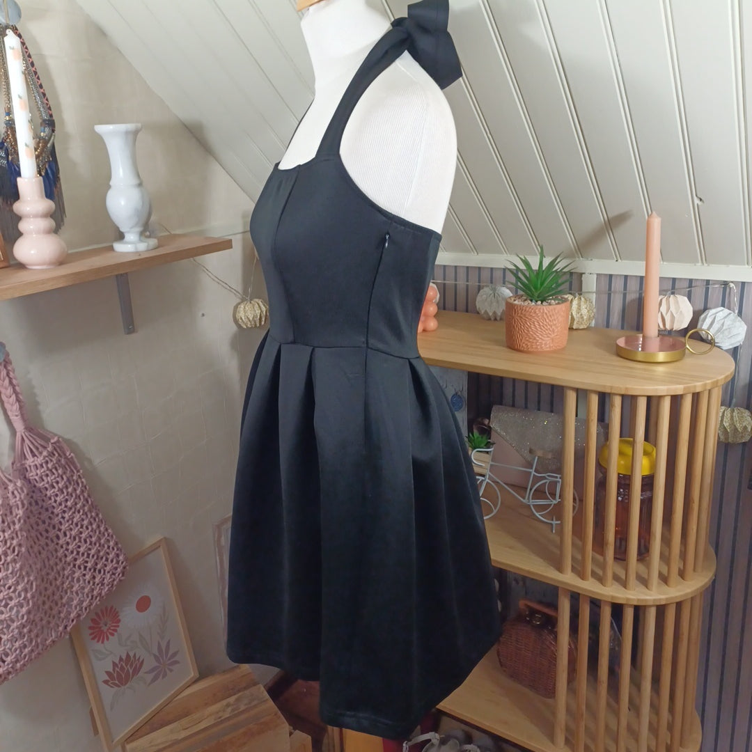 Robe noire, Isassy, taille S