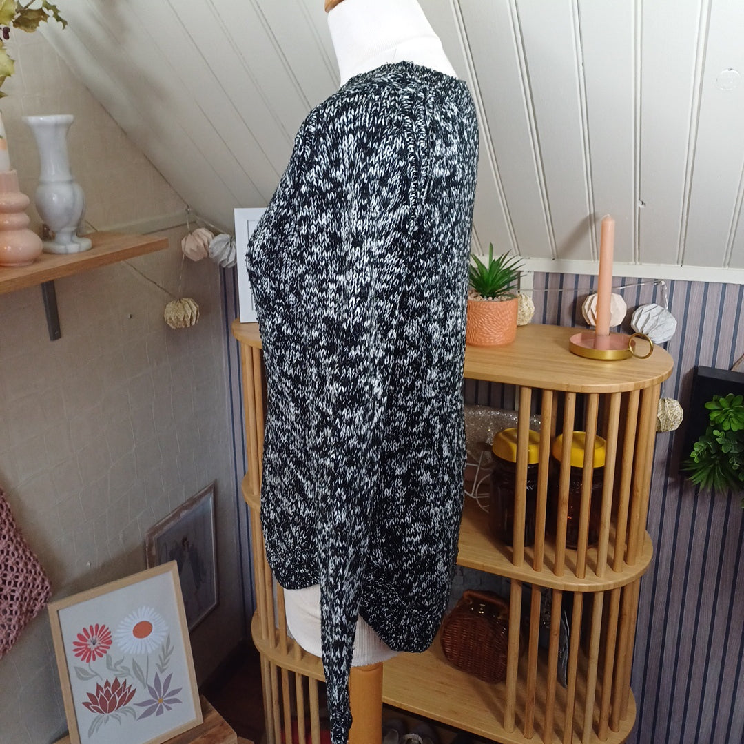Pull noir et blanc, Kiabi, taille M