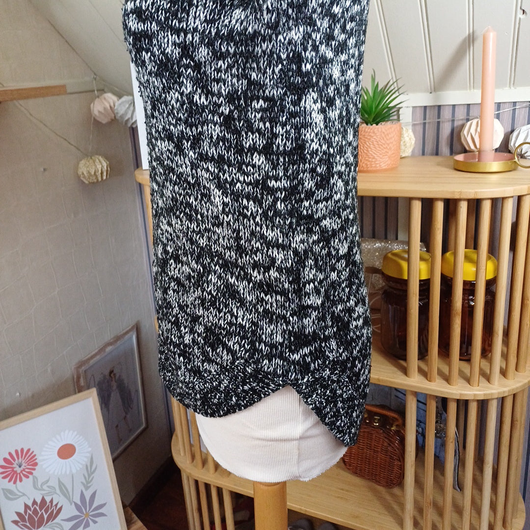 Pull noir et blanc, Kiabi, taille M