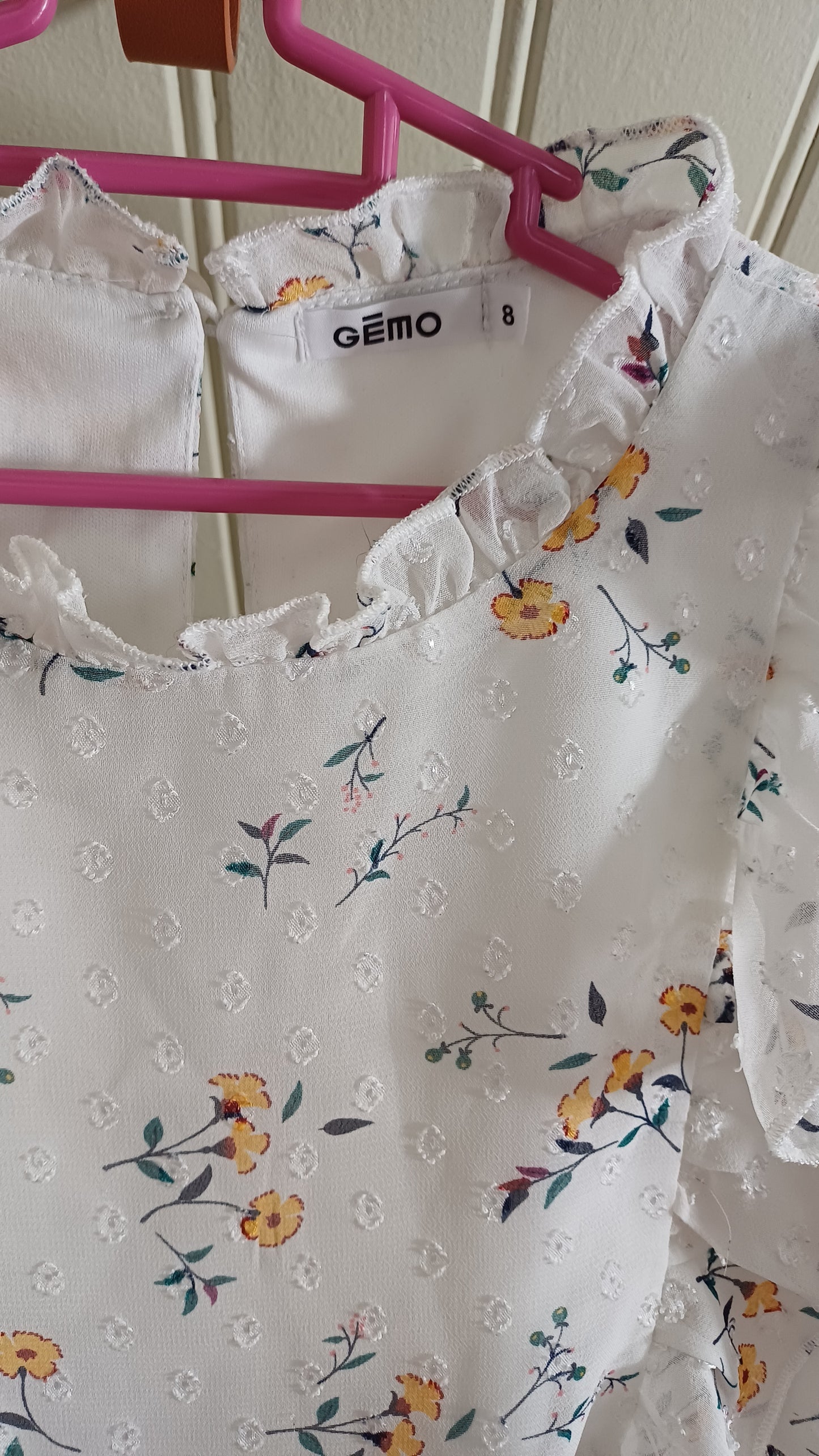 Blouse blanche fleurie, Gemo,taille 8 ans