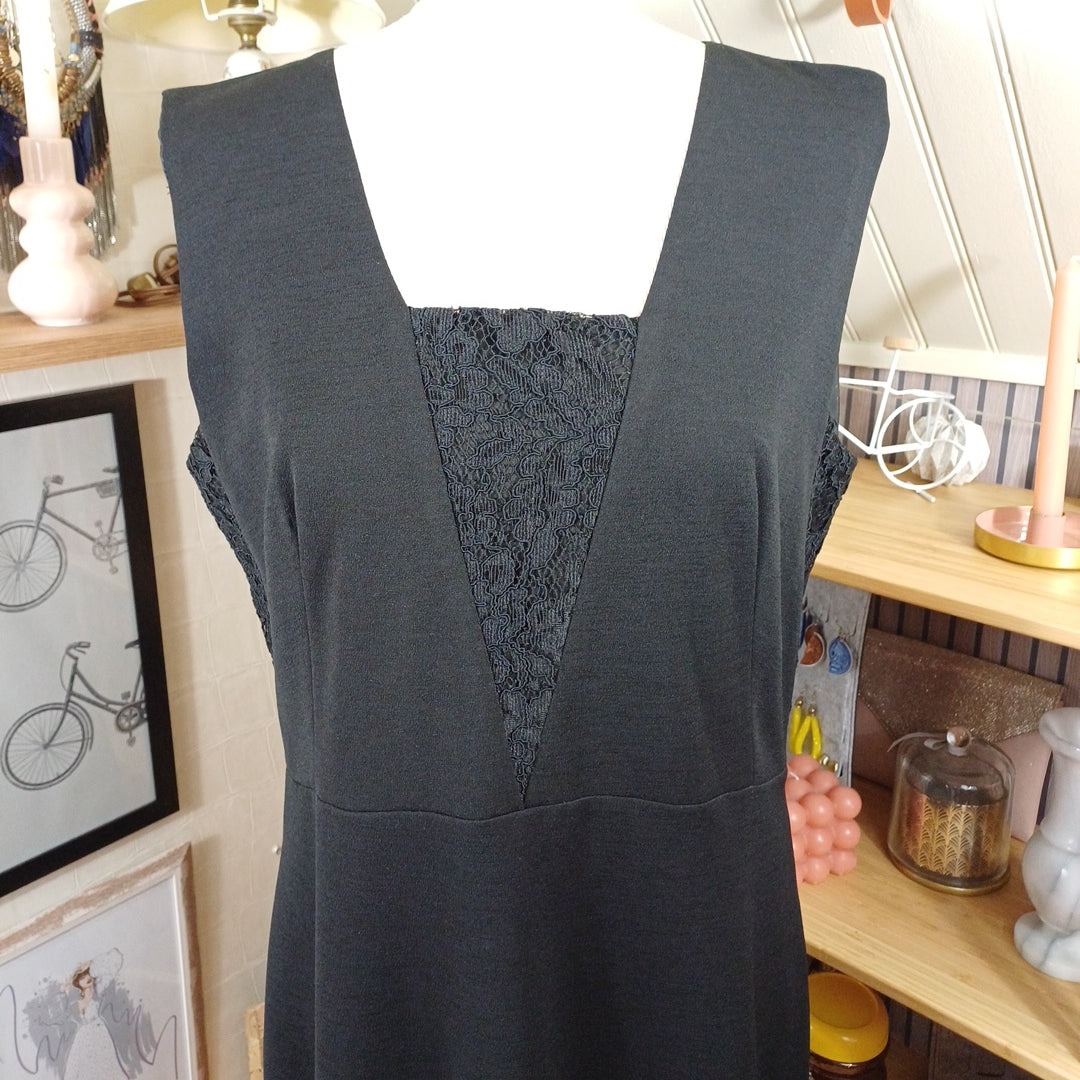 Robe noire, Femmes je vous M, taille 44