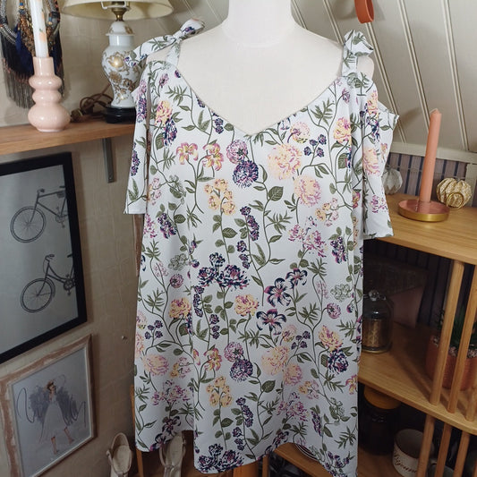 Top fleuri, Kiabi, taille 54/56