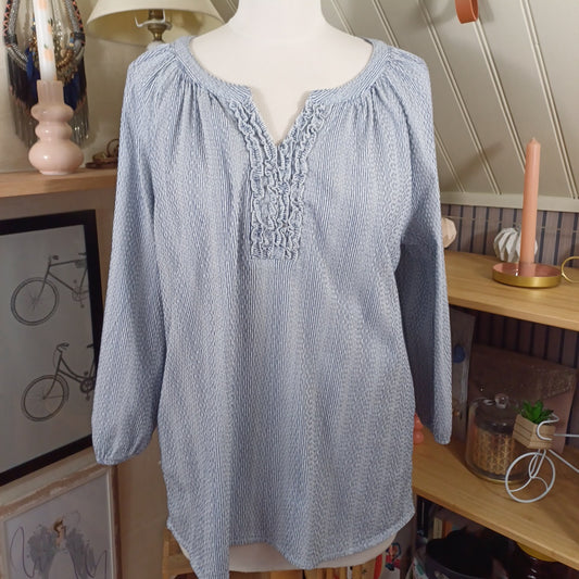 Blouse blanche et bleue, taille 46