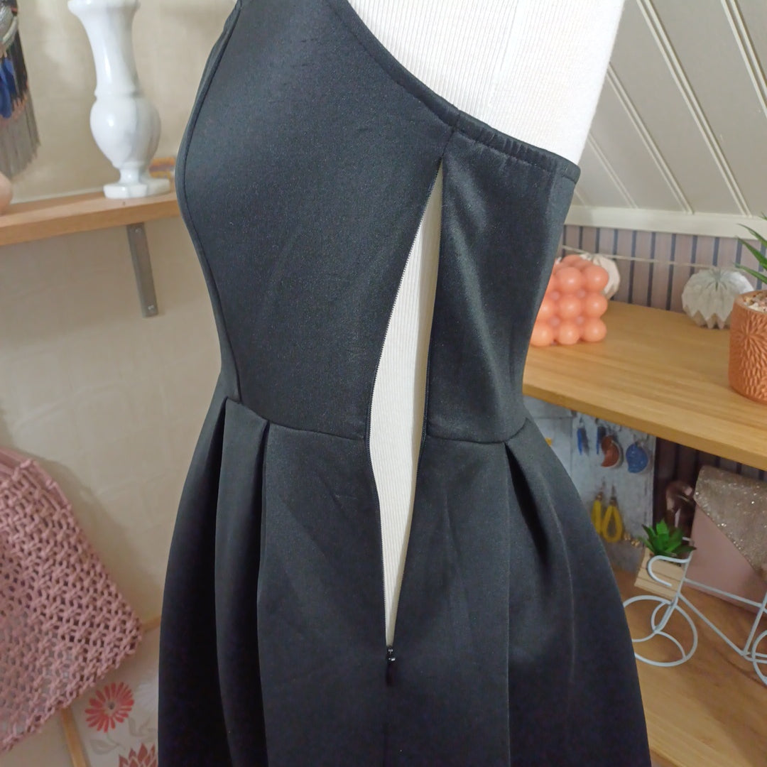 Robe noire, Isassy, taille S