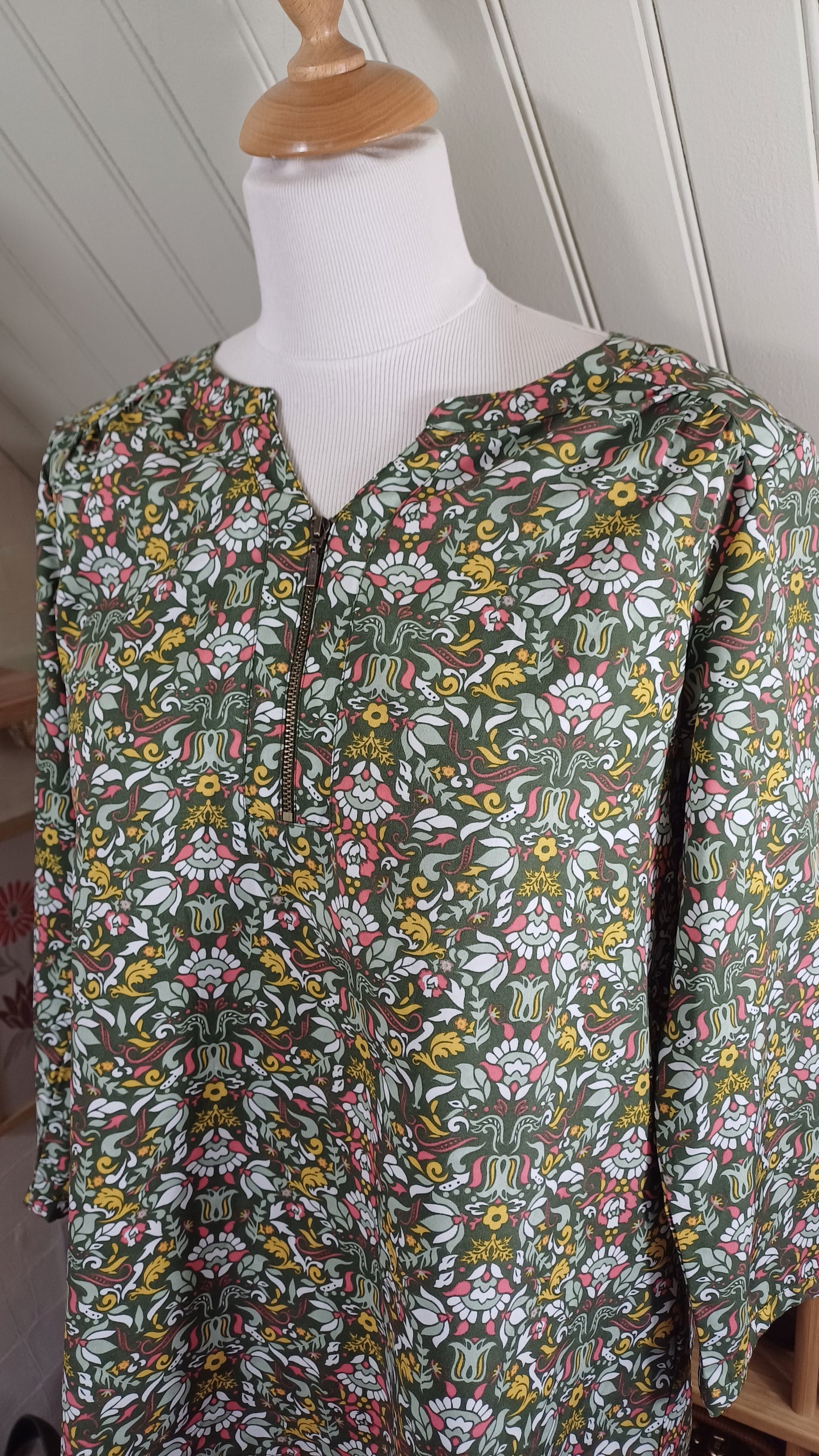 Blouse verte à motifs, Blancheporte,taille 40